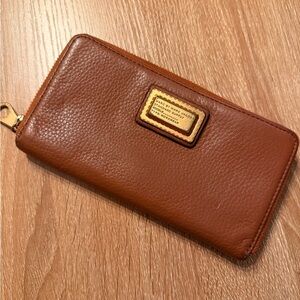 🤎SOLD🤎 Marc Jacobs Tan Leather Zip Wallet